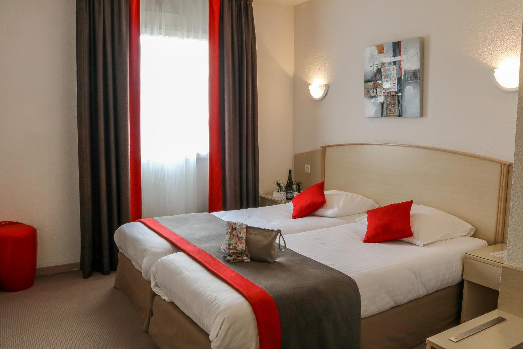 Hotel Le Kolibri Tournus Exterior photo