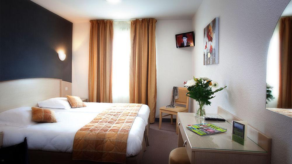 Hotel Le Kolibri Tournus Exterior photo